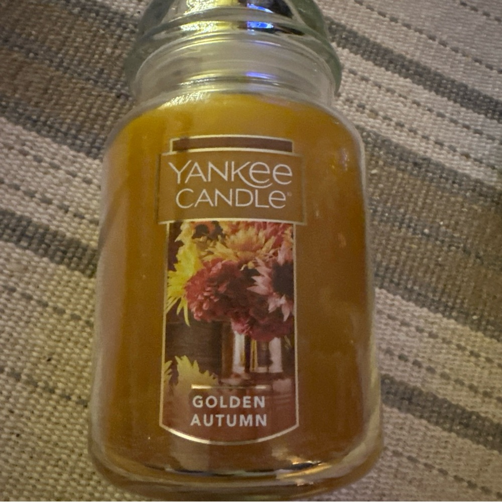 Yankee Candle Golden Autumn - Amber and Burgundy Jar